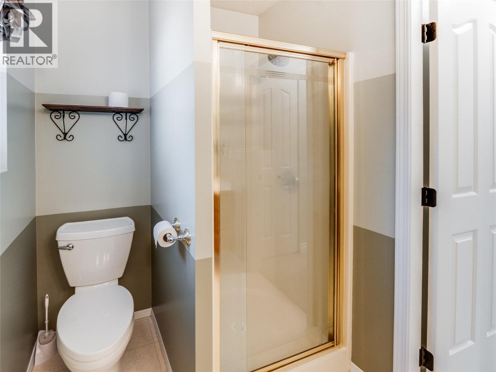 2628 6th Avenue, Castlegar