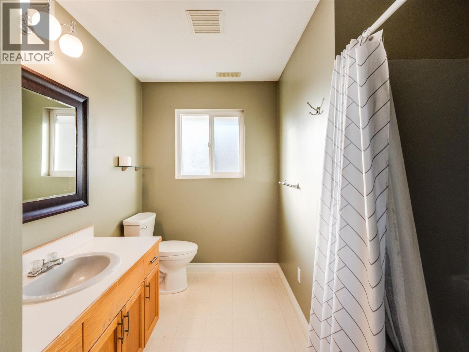 2628 6th Avenue, Castlegar