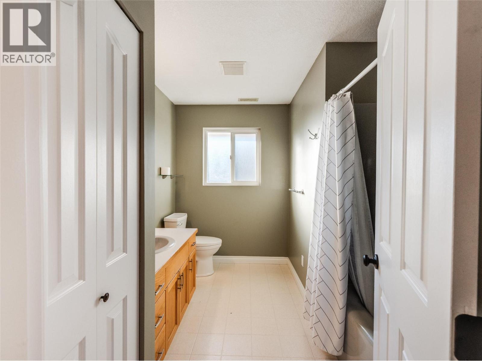 2628 6th Avenue, Castlegar