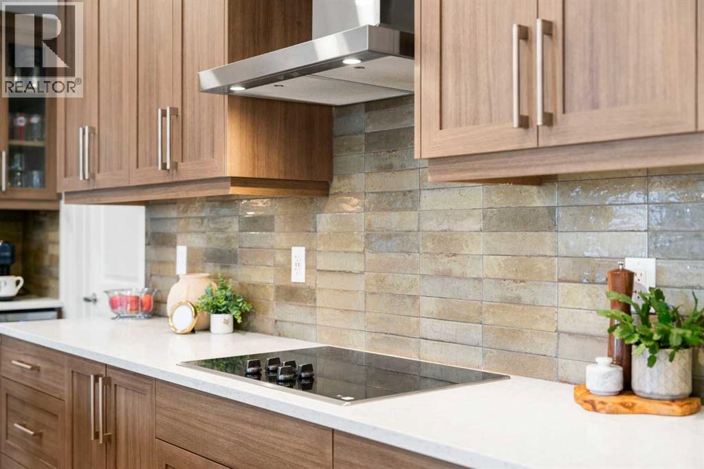 2208, 33 Carringham Gate NW, Calgary, Alberta