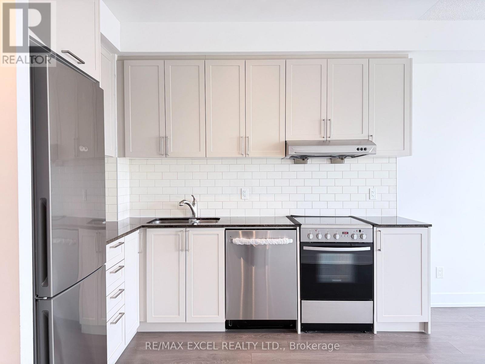 268 Buchanan Unit 527W