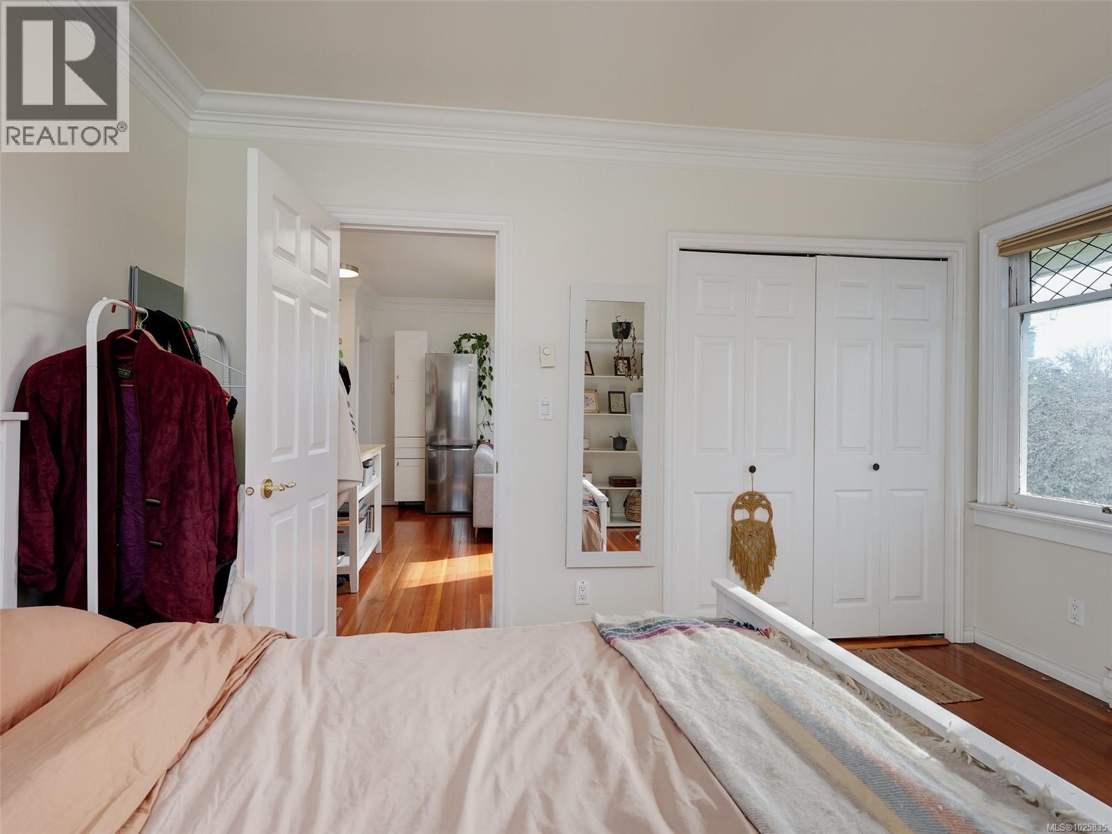 201 1120 Richardson Street, Victoria