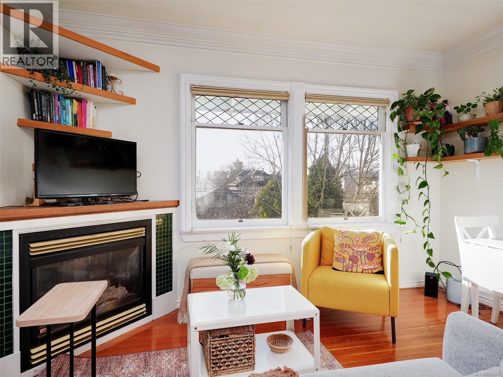 201 1120 Richardson Street, Victoria