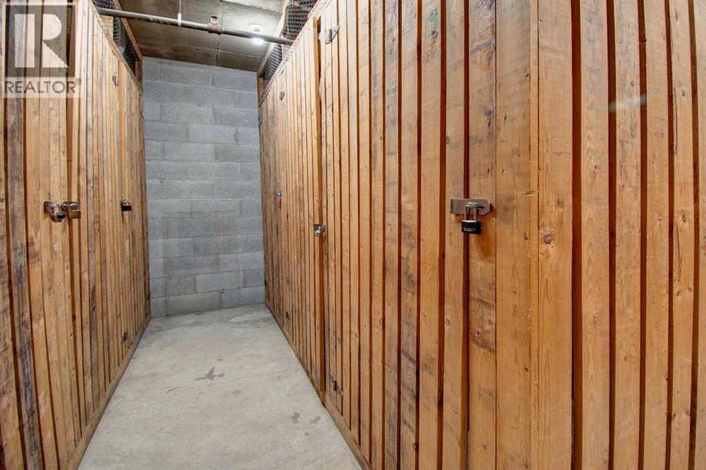 Single Family House for Sale in  B  Street NW Varsity Calgary 