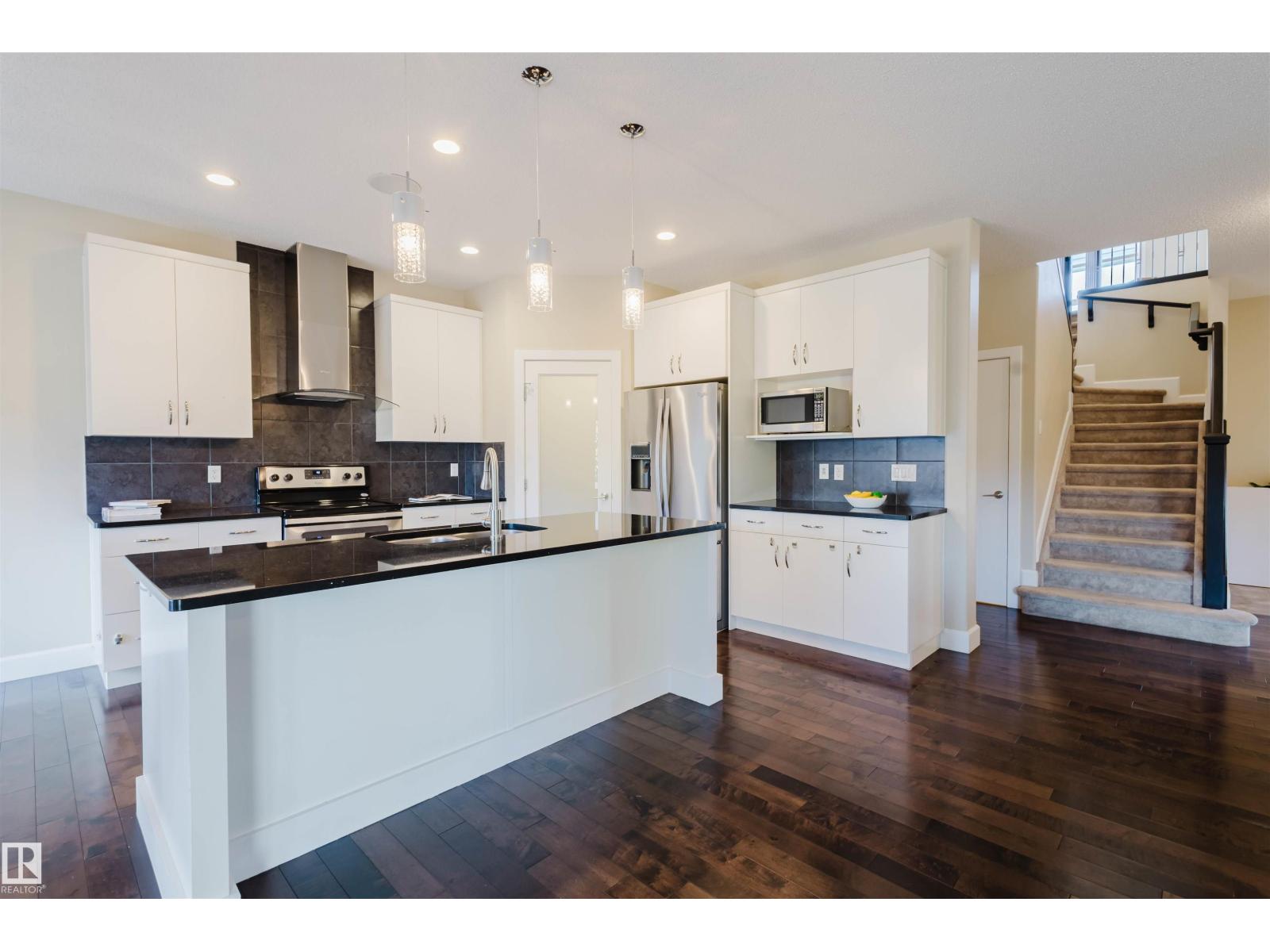 2122 WARE RD NW, Edmonton