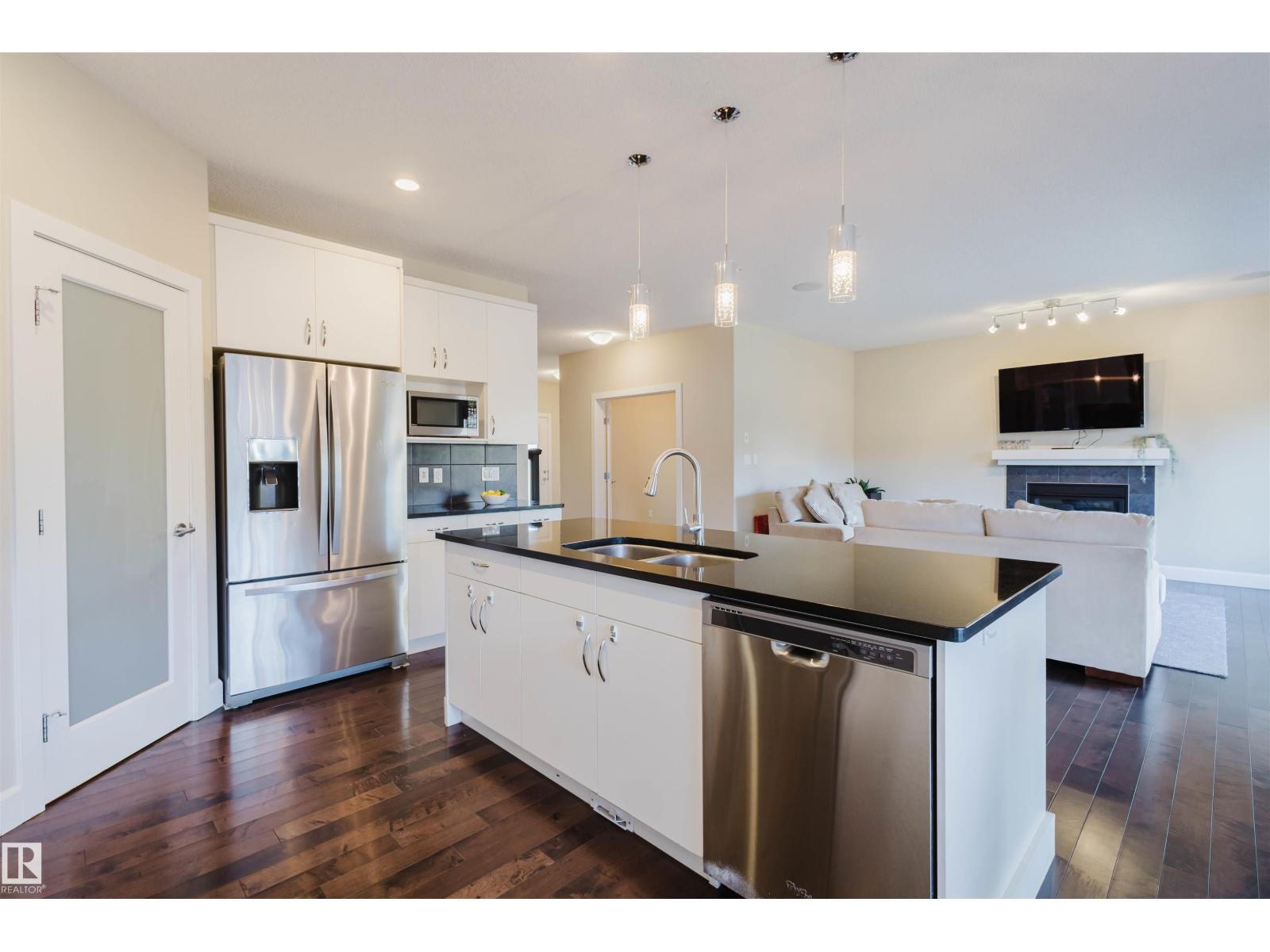 2122 WARE RD NW, Edmonton