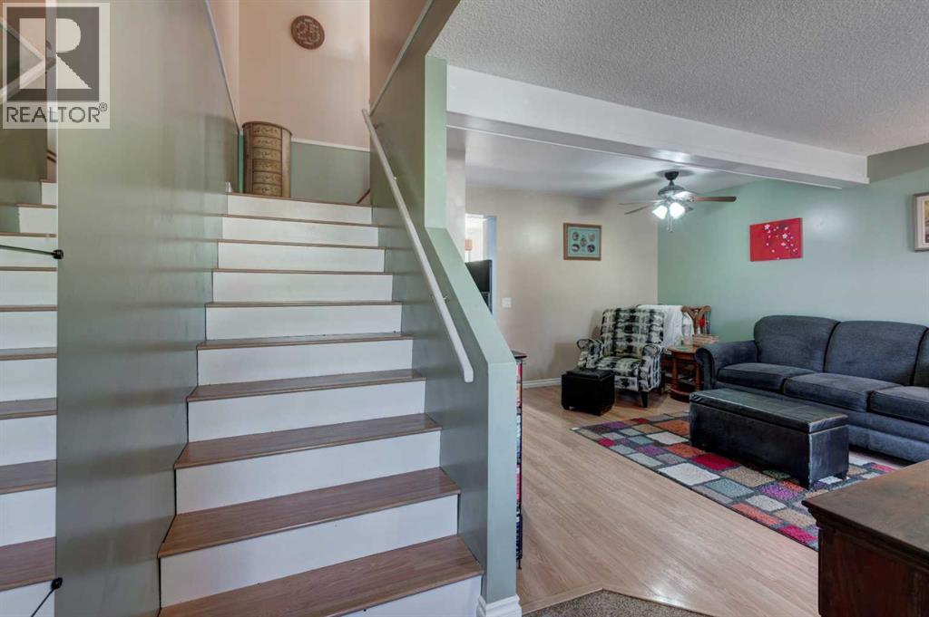 Single Family House for Sale in  Erin Woods Place SE Erin Woods Calgary 