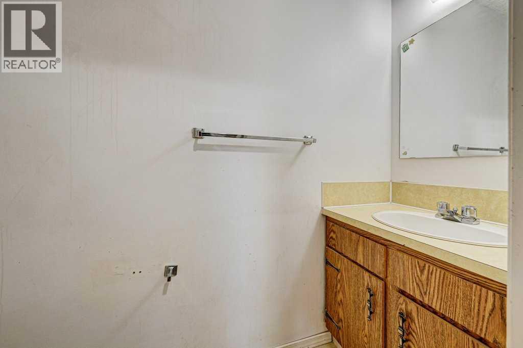 Single Family House for Sale in    Avenue SW Westgate Calgary 