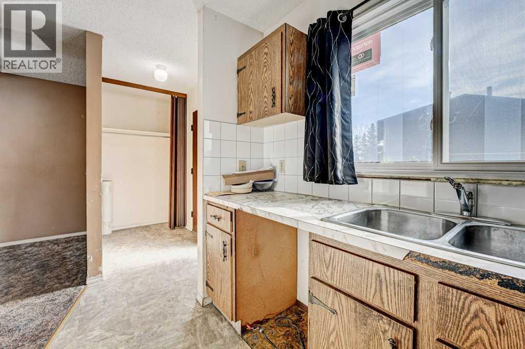 Single Family House for Sale in    Avenue SW Westgate Calgary 