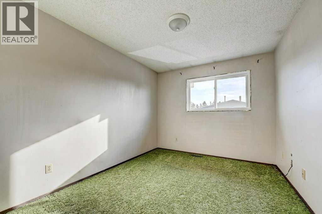 Single Family House for Sale in    Avenue SW Westgate Calgary 