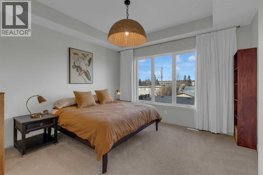 Single Family House for Sale in   Avenue NW Bowness Calgary 