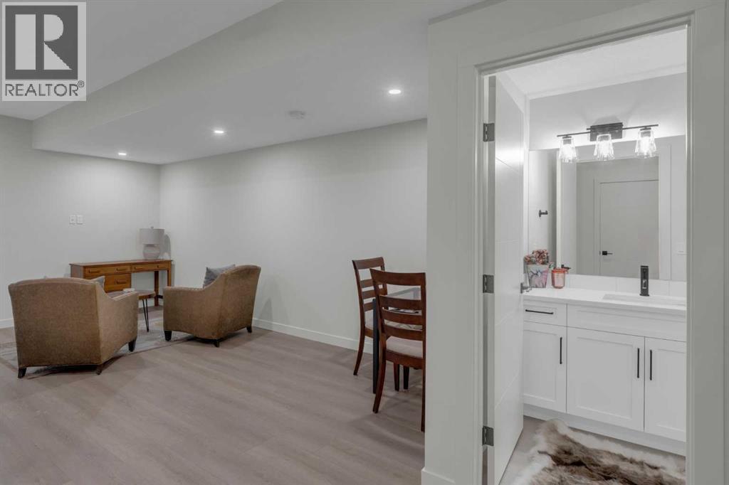 Single Family House for Sale in   Avenue NW Bowness Calgary 