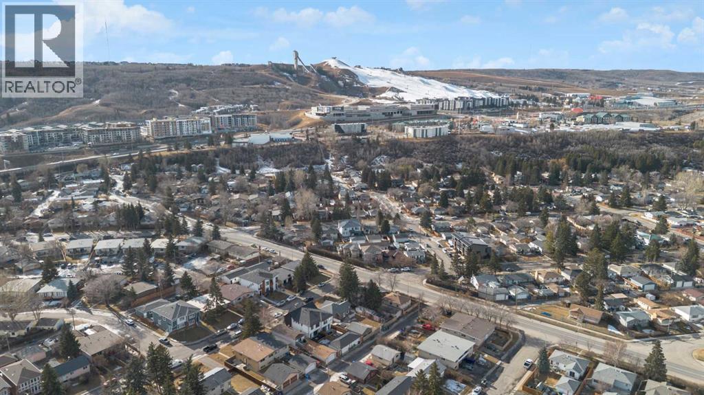 Single Family House for Sale in   Avenue NW Bowness Calgary 