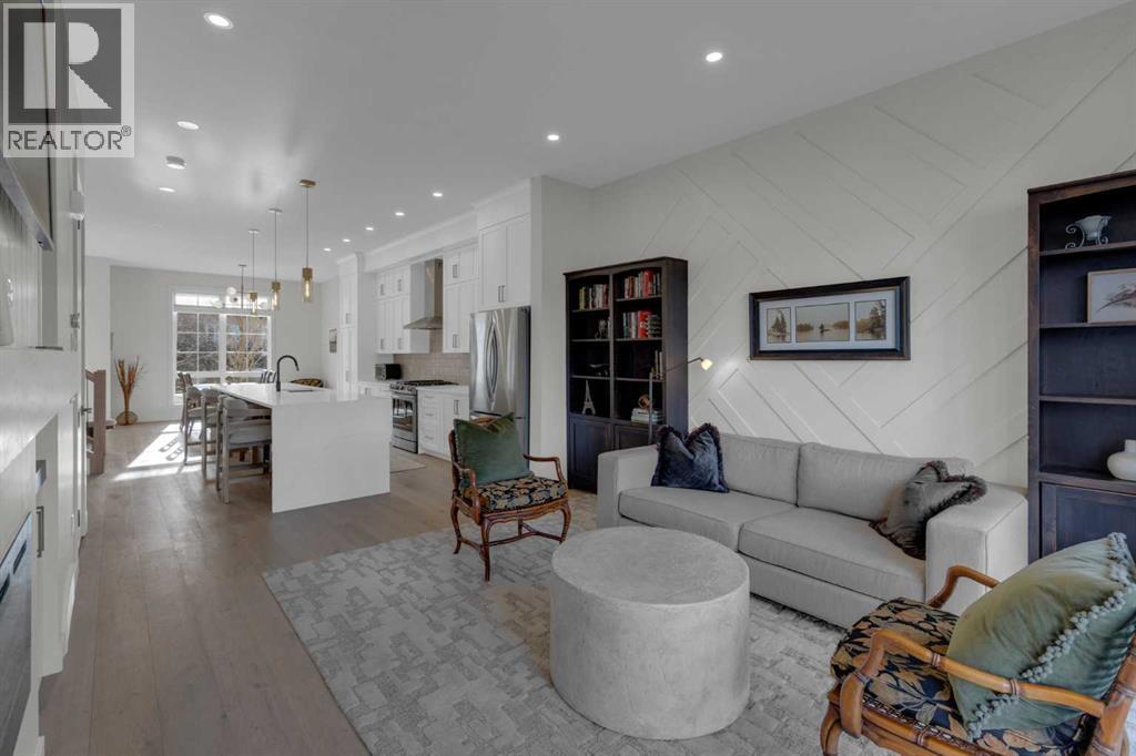 Single Family House for Sale in   Avenue NW Bowness Calgary 