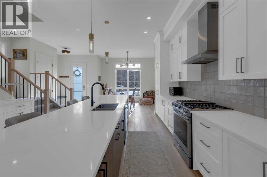 Single Family House for Sale in   Avenue NW Bowness Calgary 