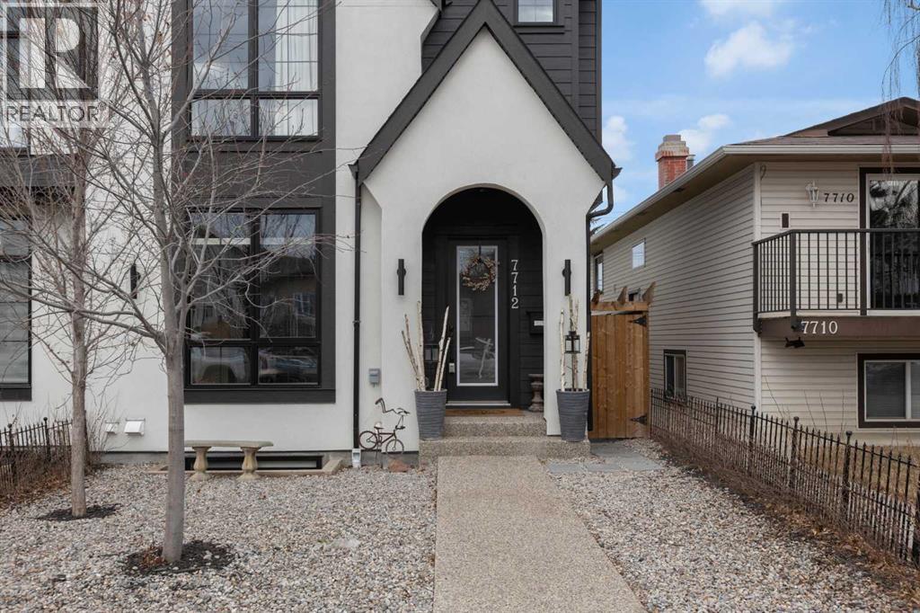 Single Family House for Sale in   Avenue NW Bowness Calgary 