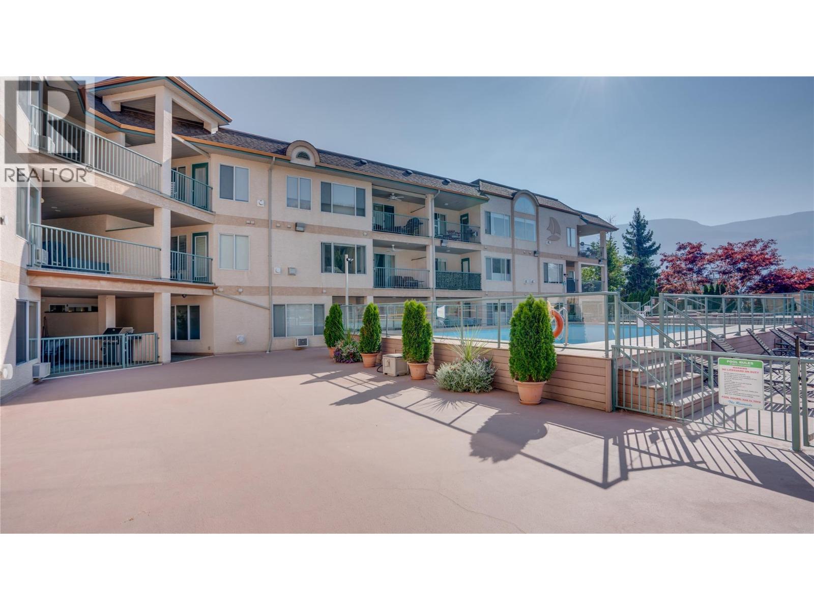 1002 Riverside Avenue Unit# 111, Sicamous