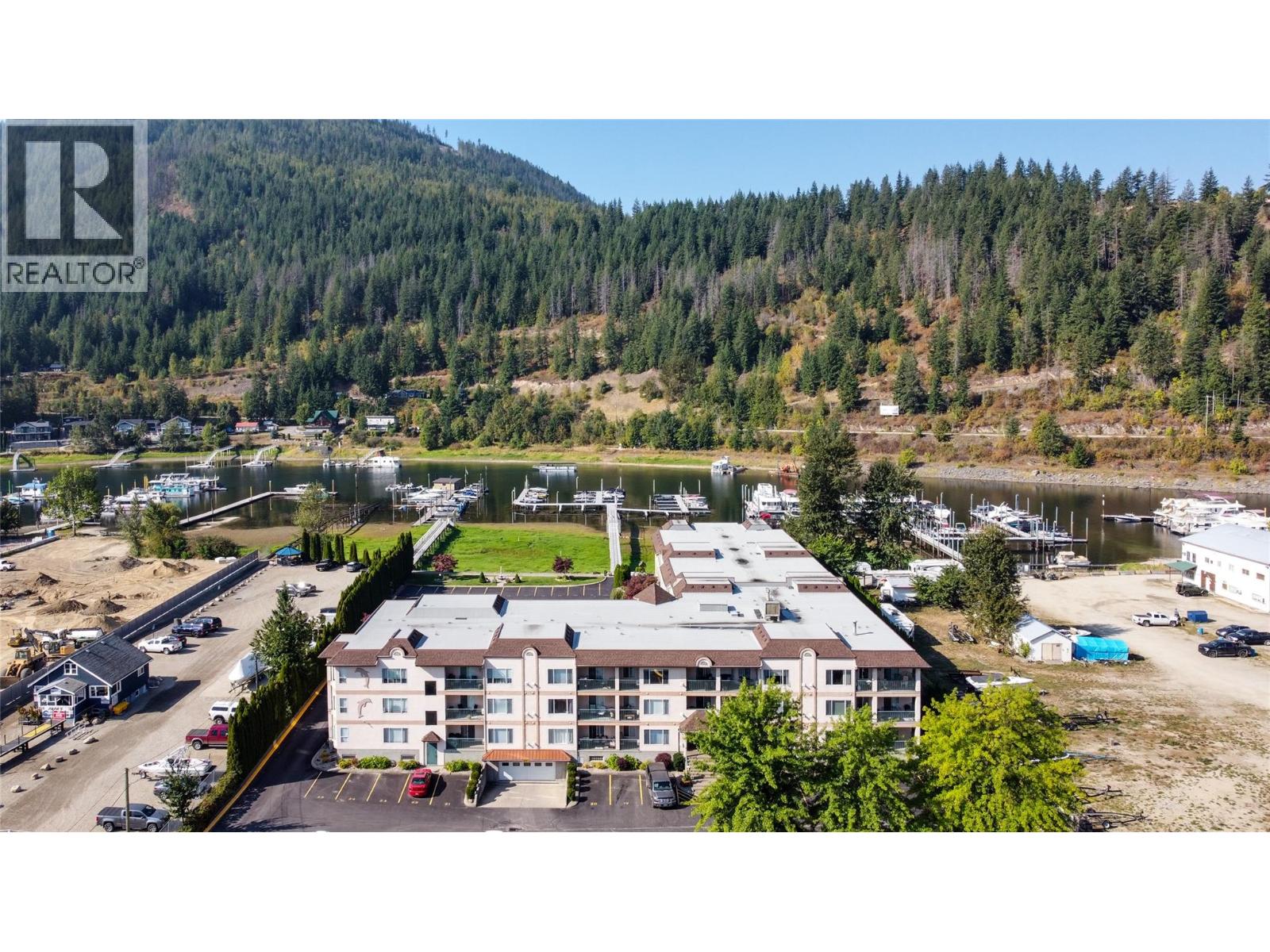 1002 Riverside Avenue Unit# 111, Sicamous