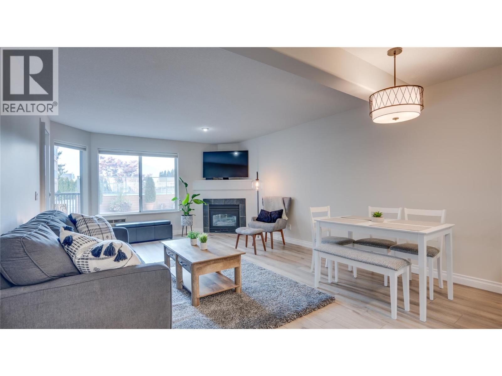 1002 Riverside Avenue Unit# 111, Sicamous