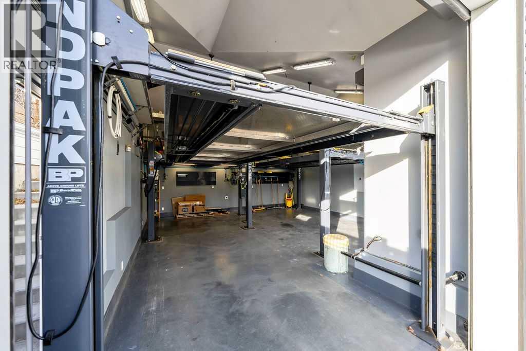 Single Family House for Sale in  Tuscany Springs Rise NW Tuscany Calgary 