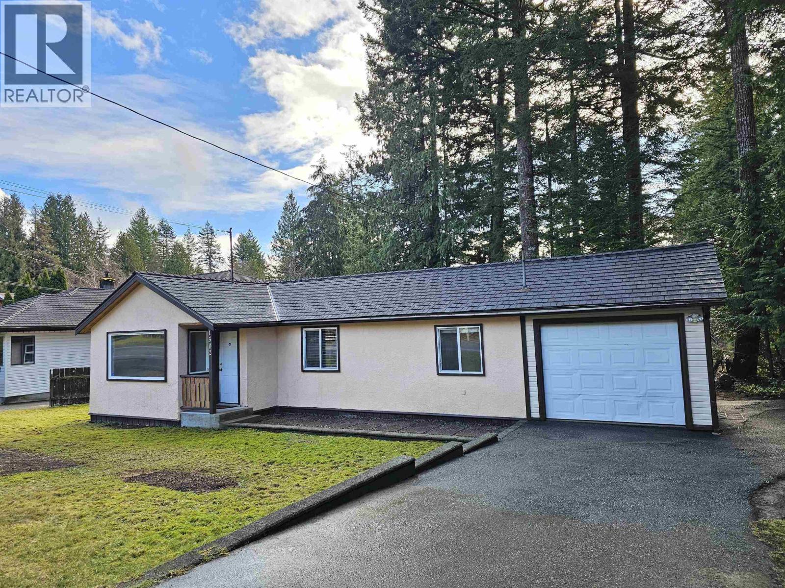 1502 DEPOT ROAD, Squamish