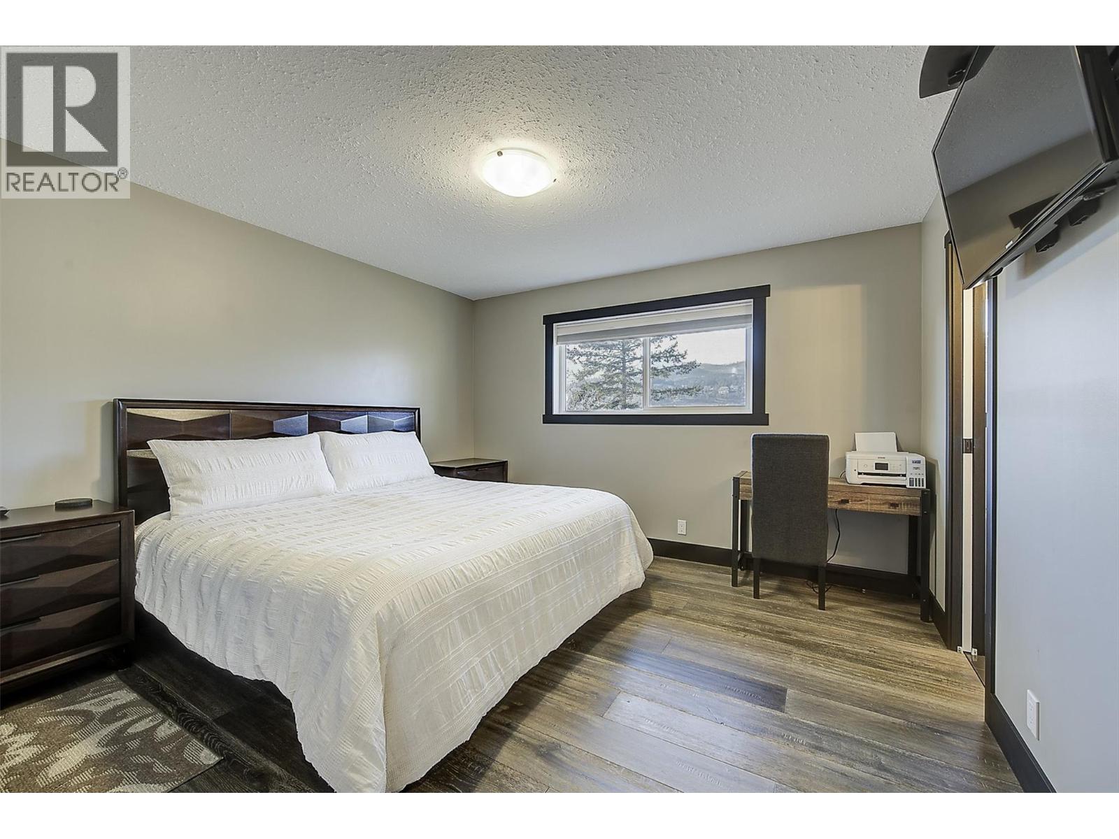 2094 Tomat Avenue, Kelowna