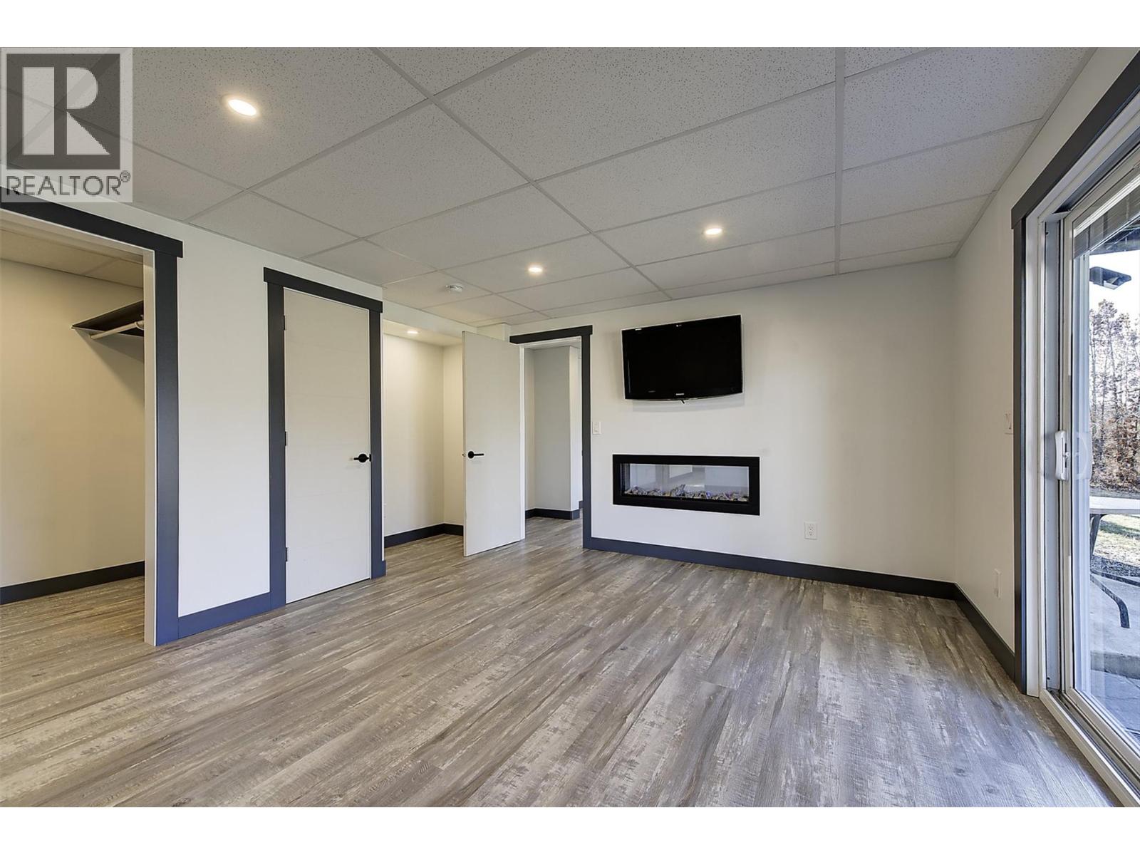 2094 Tomat Avenue, Kelowna