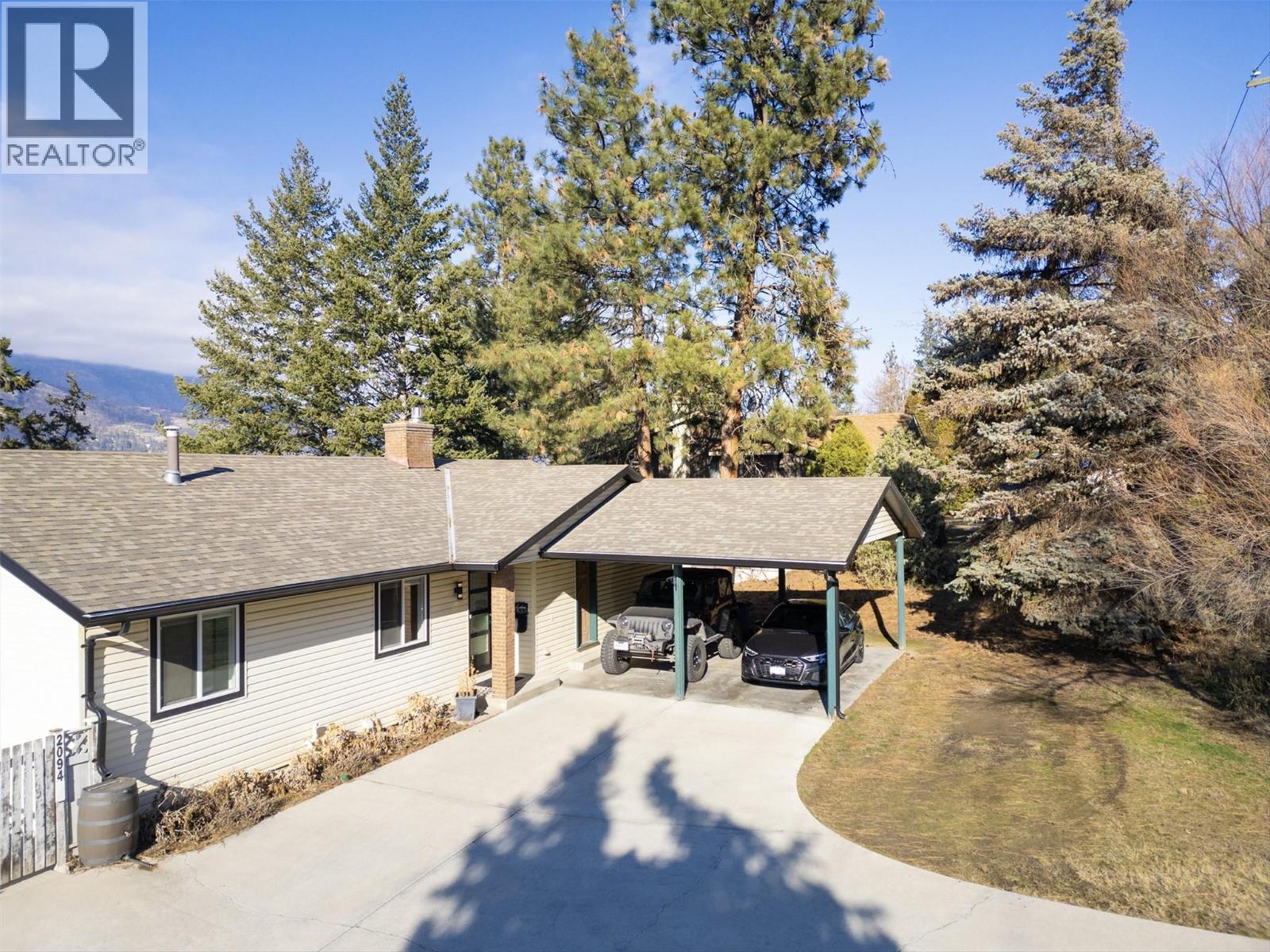 2094 Tomat Avenue, Kelowna
