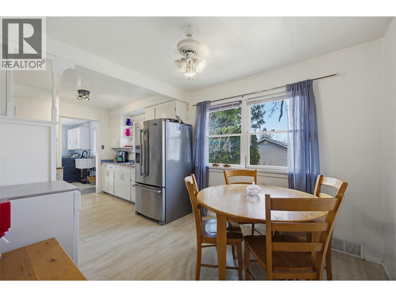 306 birch Street, Chase