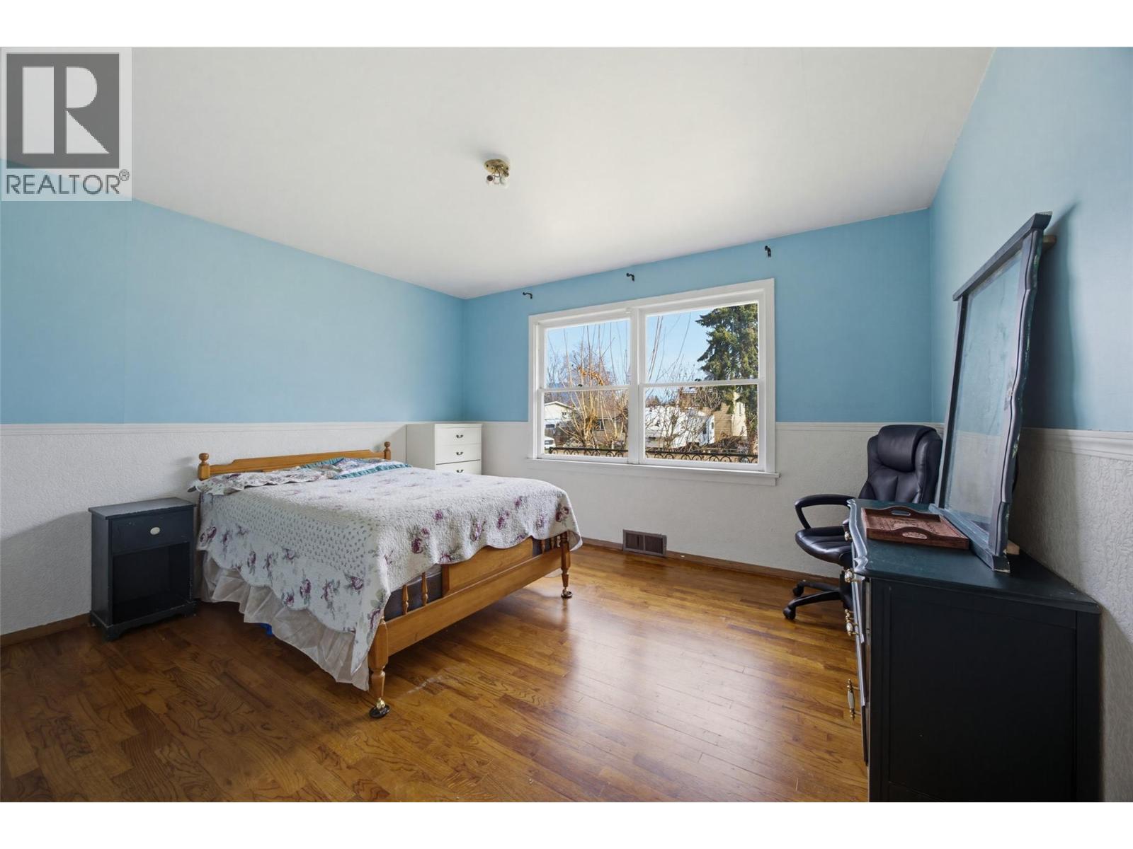 306 birch Street, Chase