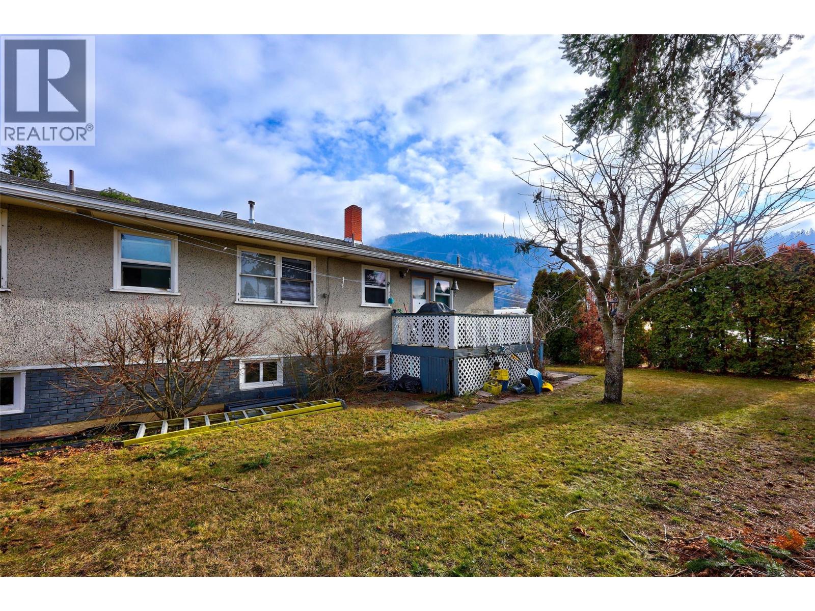 306 birch Street, Chase