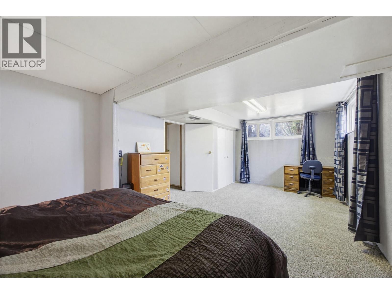 306 birch Street, Chase