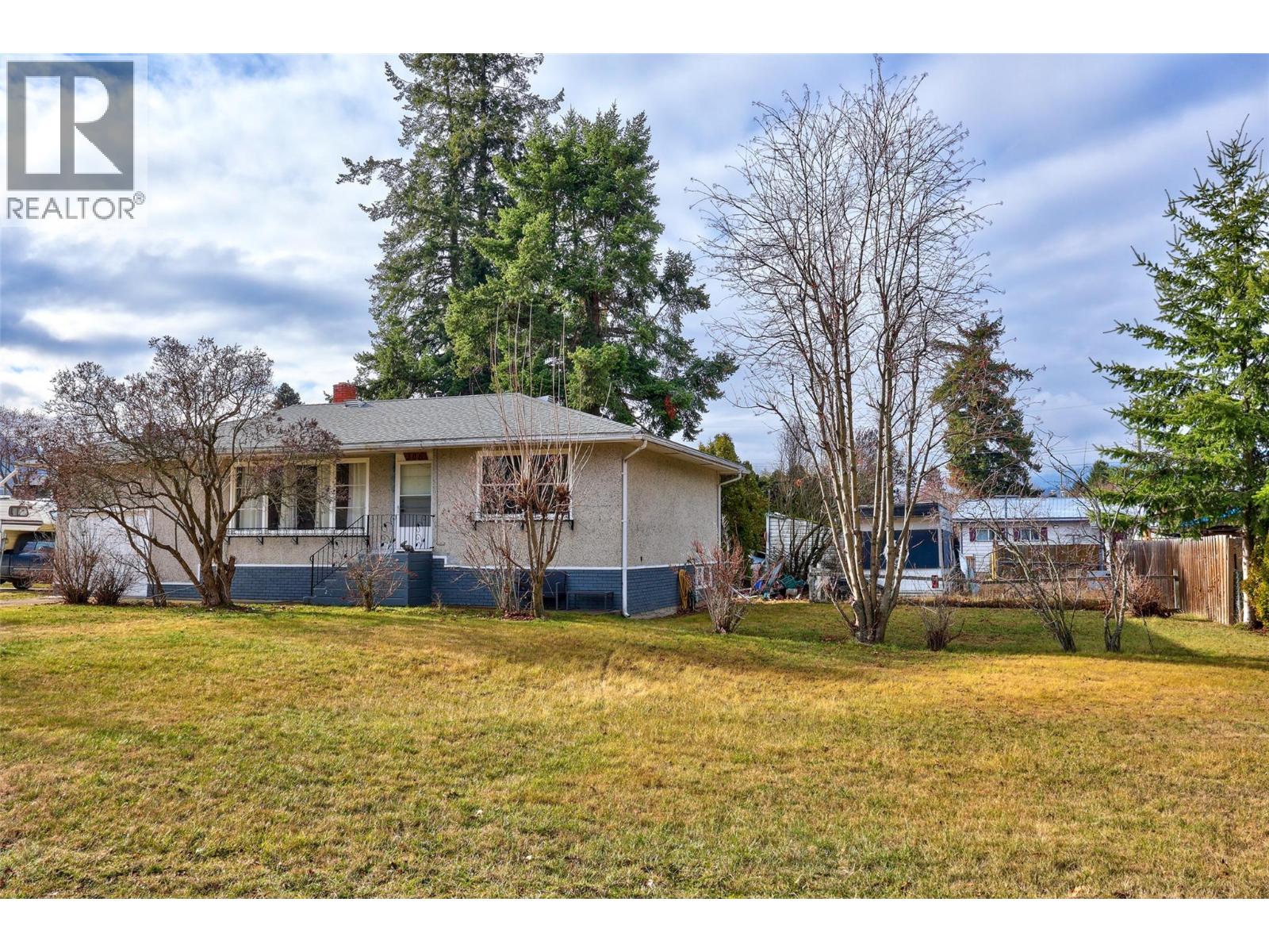 306 birch Street, Chase