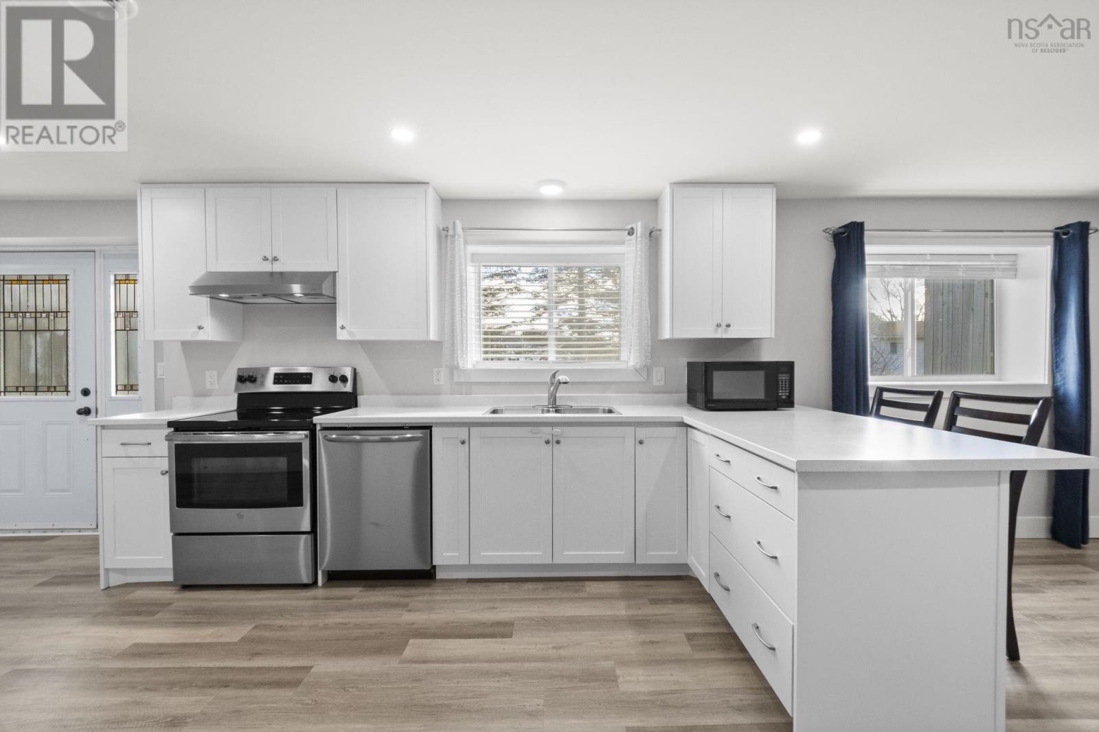 Property 13 of 48 of 15/59 John Murray Drive