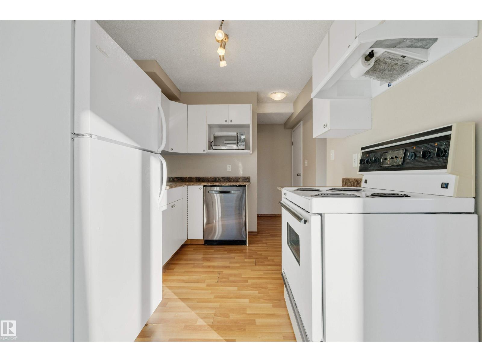 2206 38 ST NW, Edmonton