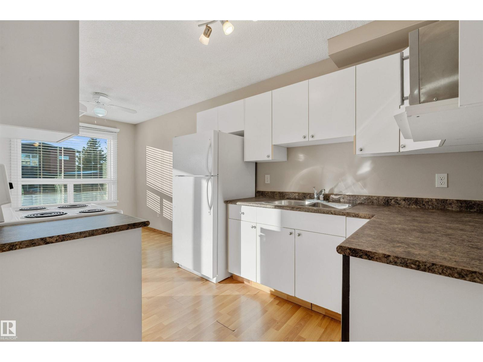 2206 38 ST NW, Edmonton