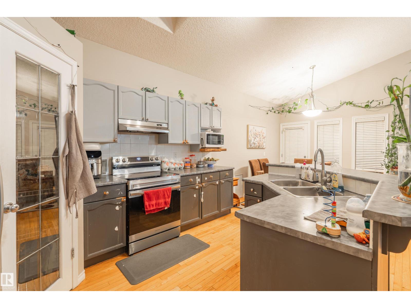 3438 19 ST NW, Edmonton