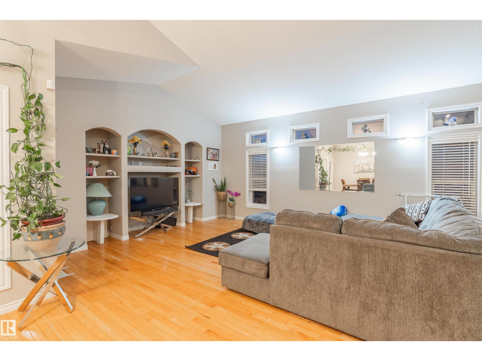 3438 19 ST NW, Edmonton