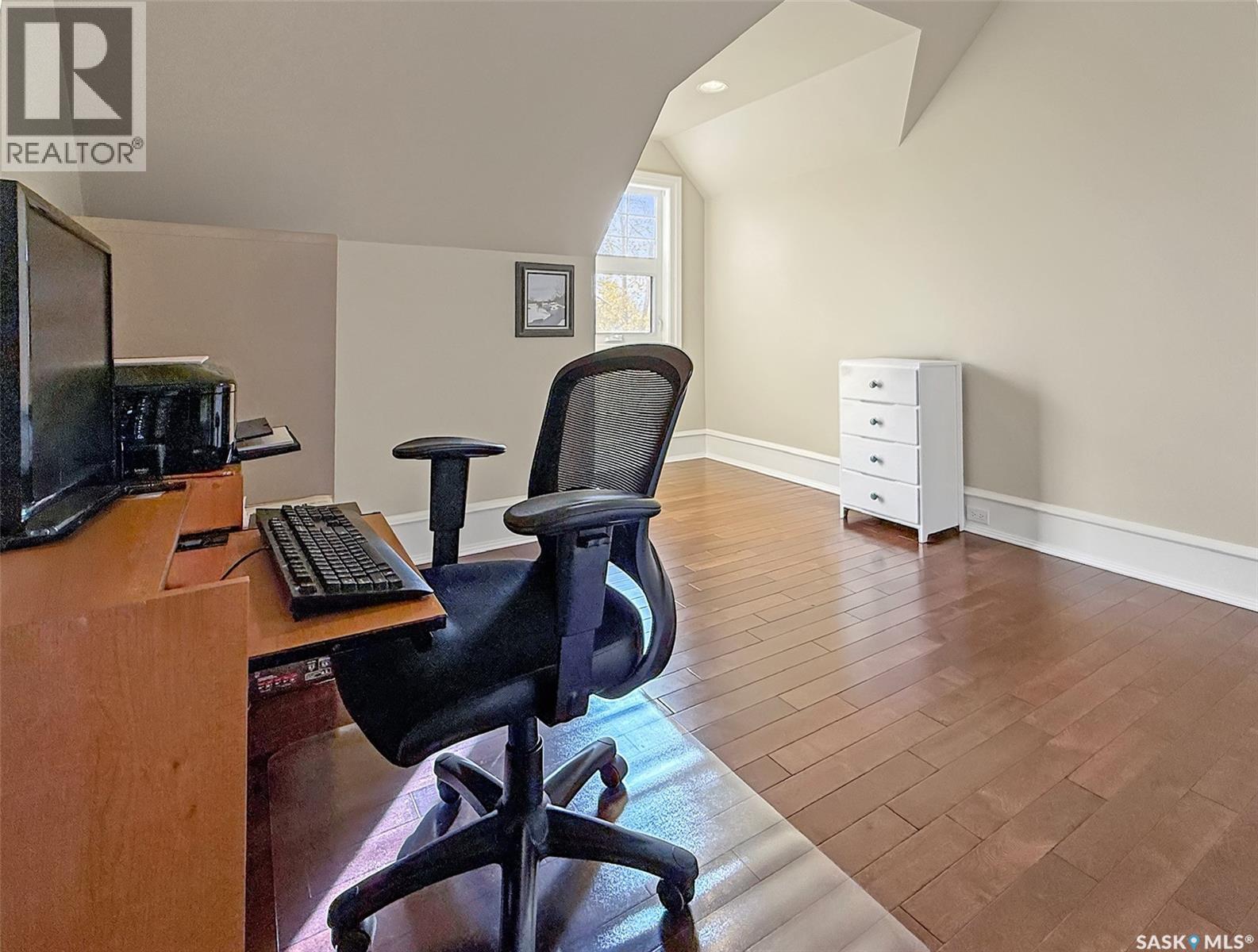 Single Family House 2 Level for Sale in City of Swift Current Acreage Swift Current 