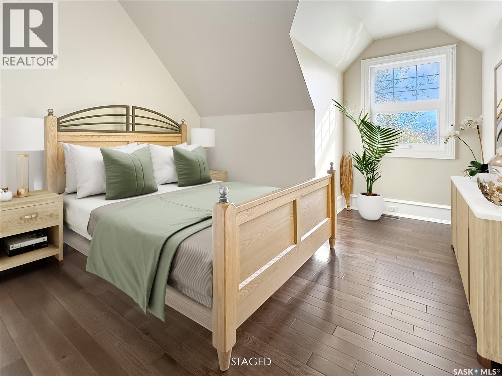 Single Family House 2 Level for Sale in City of Swift Current Acreage Swift Current 