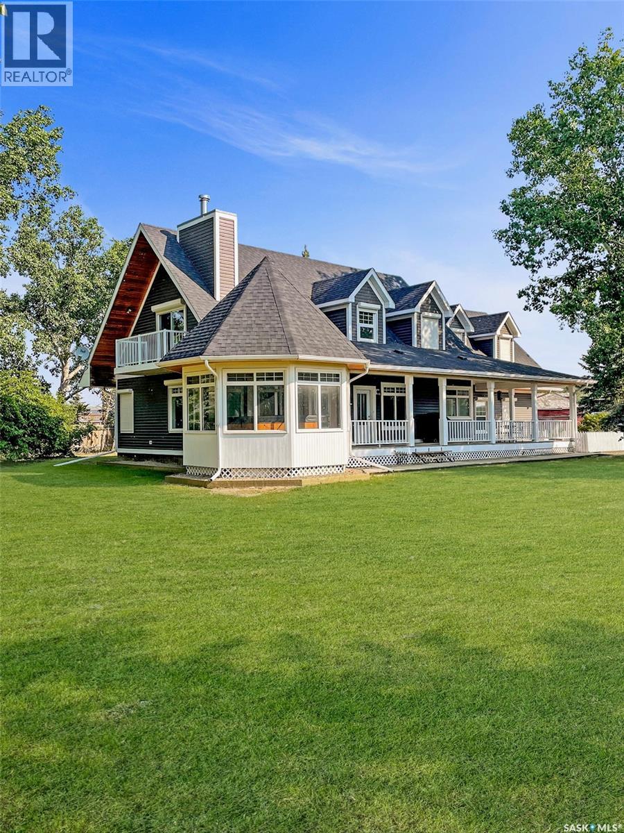 Single Family House 2 Level for Sale in City of Swift Current Acreage Swift Current 