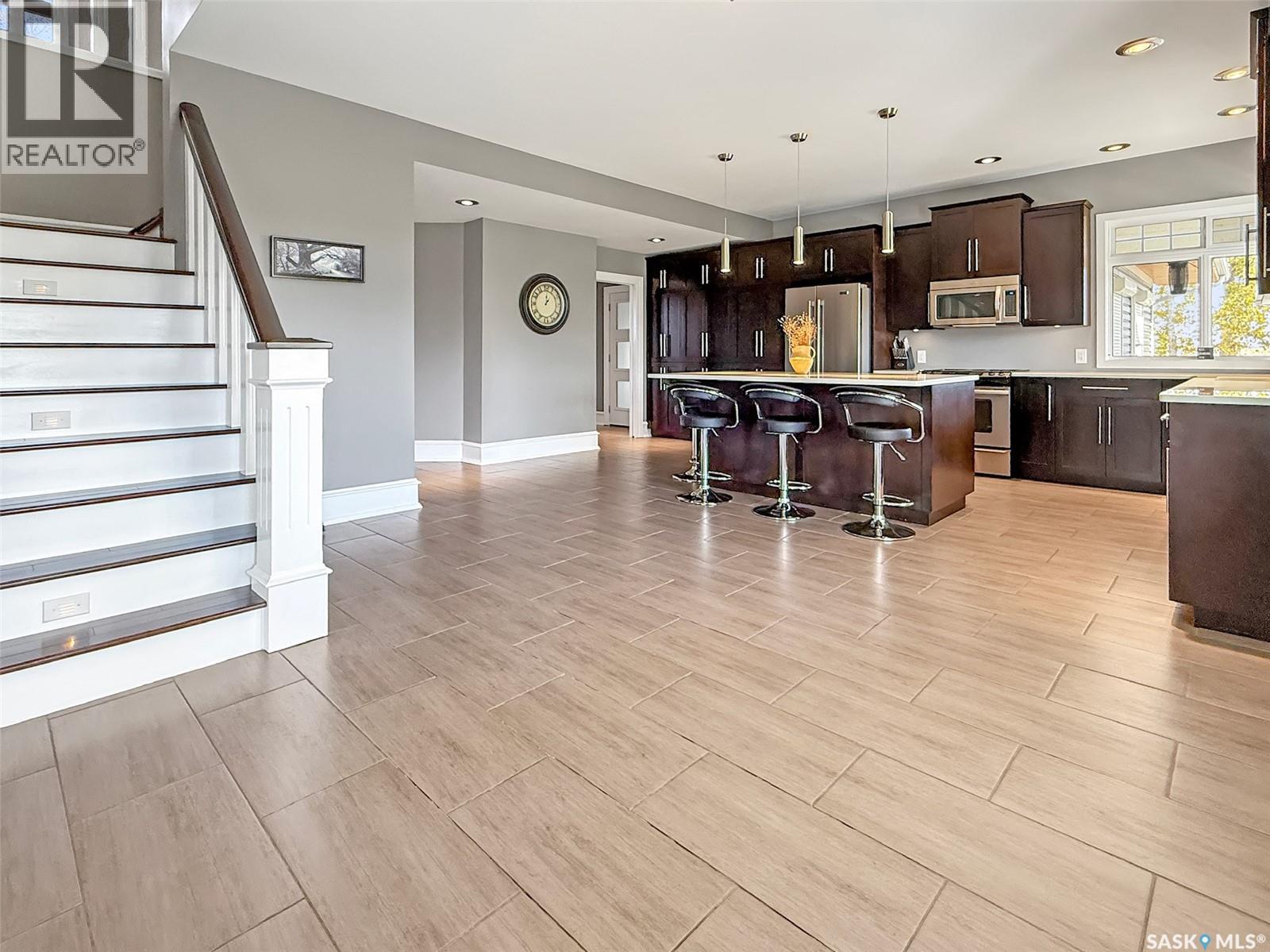 Single Family House 2 Level for Sale in City of Swift Current Acreage Swift Current 