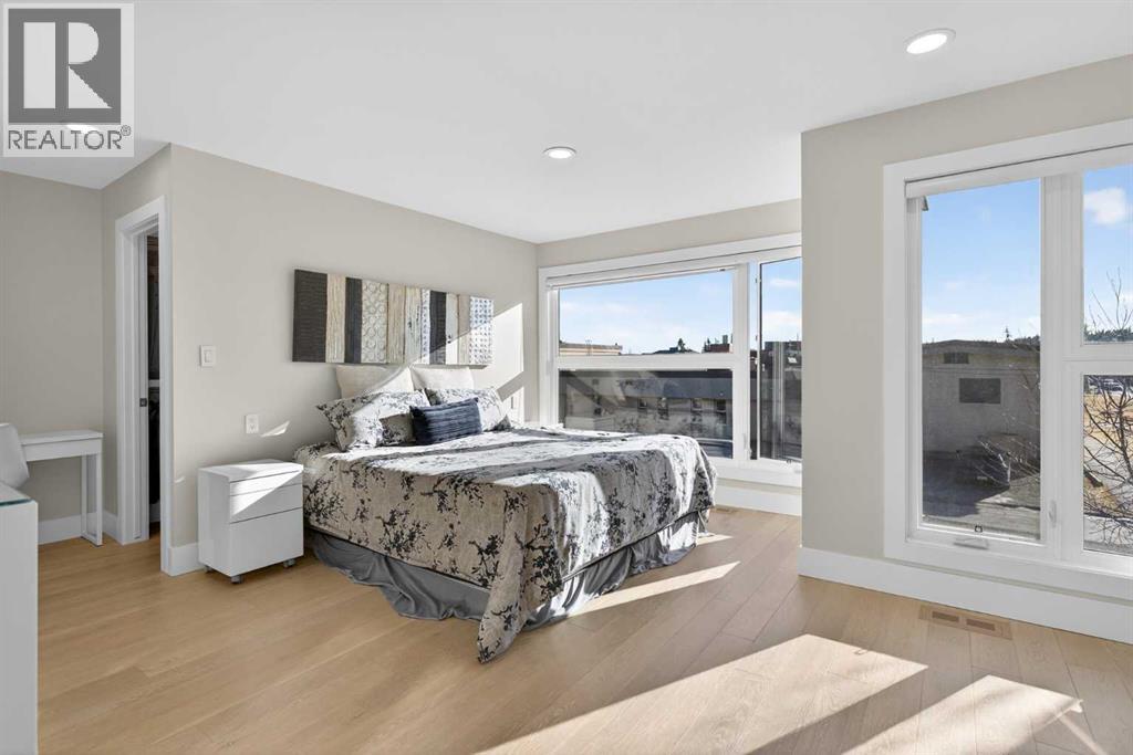 Single Family House for Sale in   Avenue NW West Hillhurst Calgary 