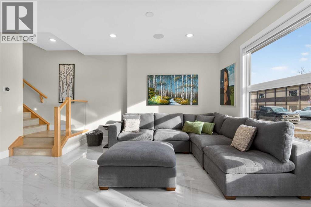 Single Family House for Sale in   Avenue NW West Hillhurst Calgary 