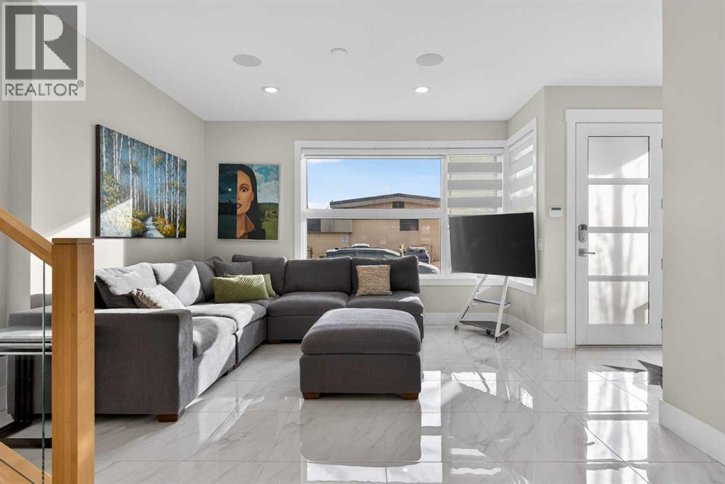 Single Family House for Sale in   Avenue NW West Hillhurst Calgary 