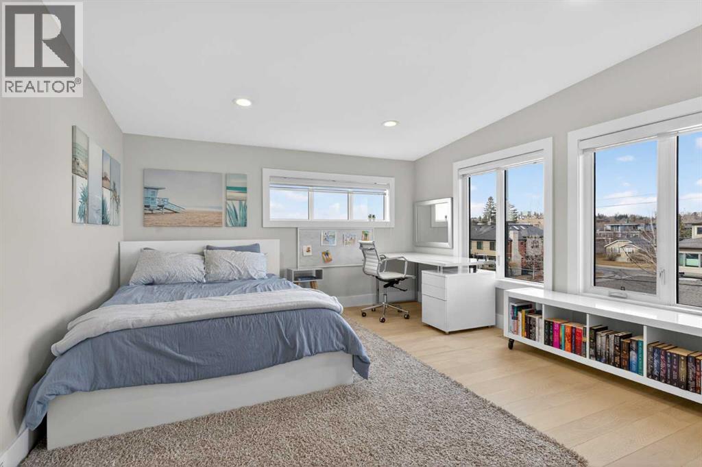 Single Family House for Sale in   Avenue NW West Hillhurst Calgary 