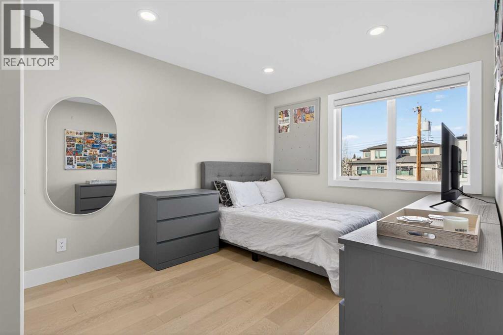 Single Family House for Sale in   Avenue NW West Hillhurst Calgary 