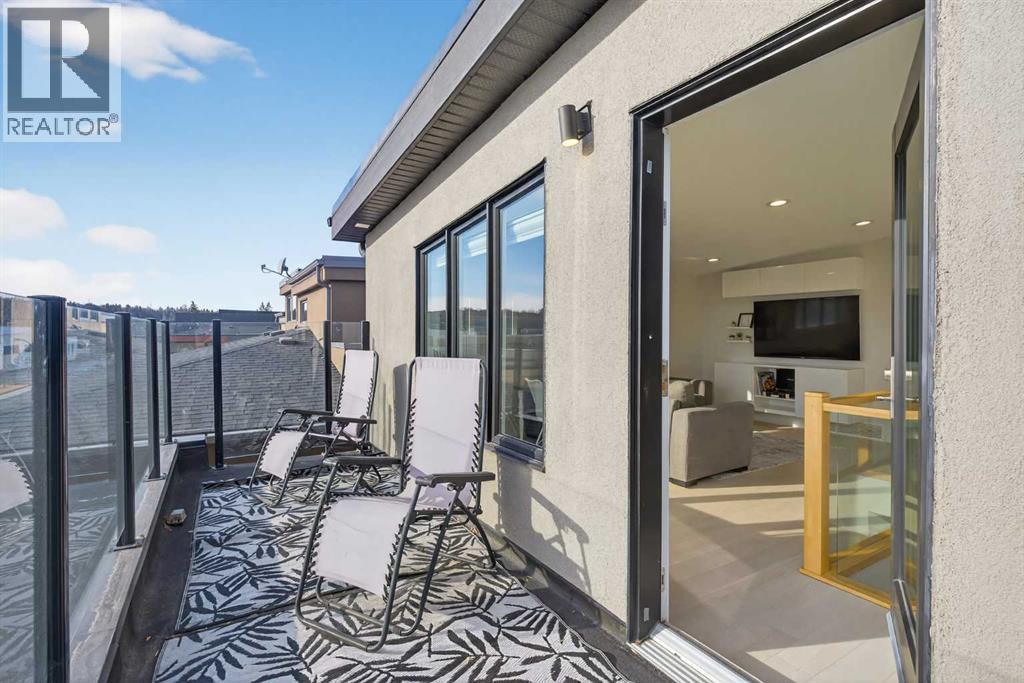 Single Family House for Sale in   Avenue NW West Hillhurst Calgary 