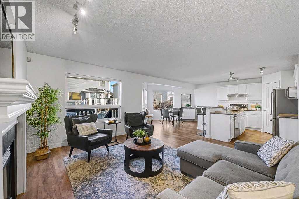 Single Family House for Sale in  Douglas Glen Crescent SE Douglasdale/Glen Calgary 