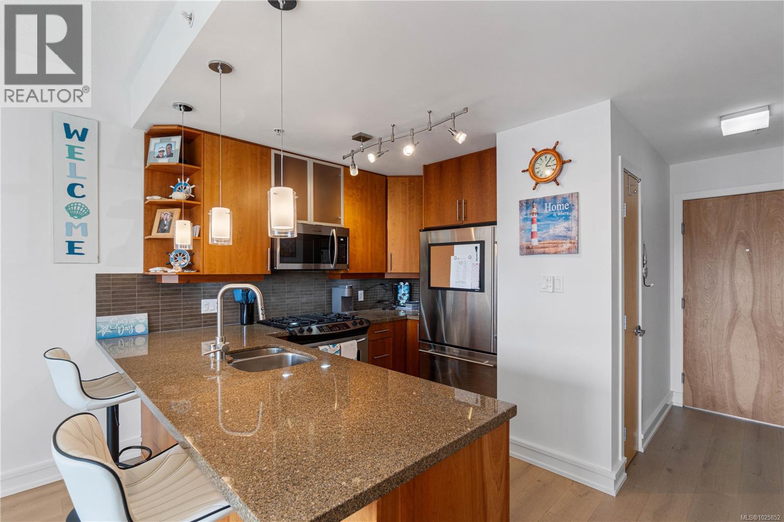 606 194 Beachside Dr, Parksville